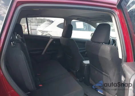 2018 Toyota Rav4 Xle z USA, uszkodzony, nr VIN 2T3RFREV6JW833149